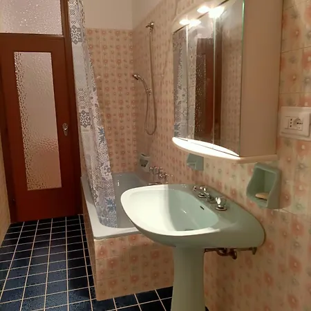 Guest house La Casetta Di *